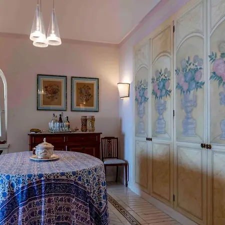 Nyaraló Beautiful With View In The Heart Of Capri
