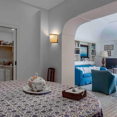 Beautiful With View In The Heart Of Nyaraló Capri