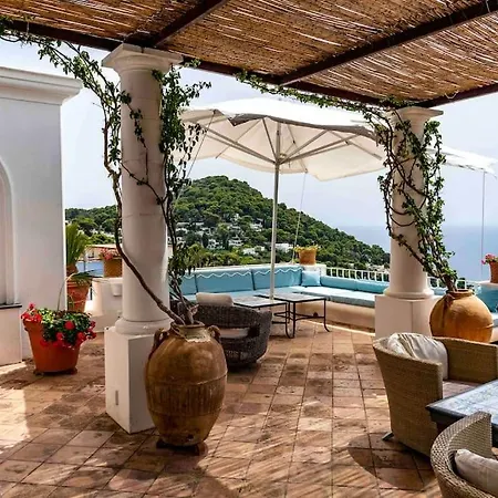 Beautiful With View In The Heart Of Nyaraló Capri