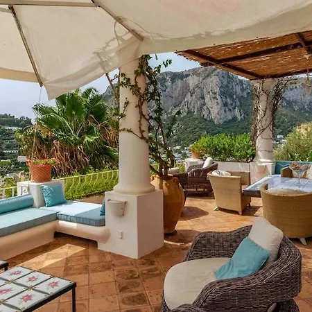 Beautiful With View In The Heart Of Nyaraló Capri