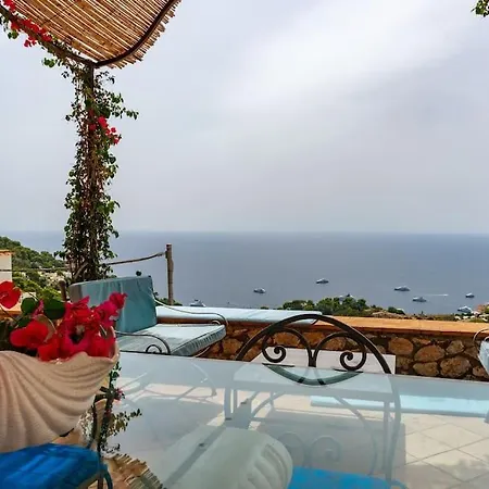 Beautiful With View In The Heart Of Nyaraló Capri