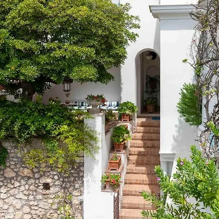 Ferienhaus Beautiful With View In The Heart Of Capri